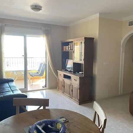 Floor Spacious With Roof Terrace