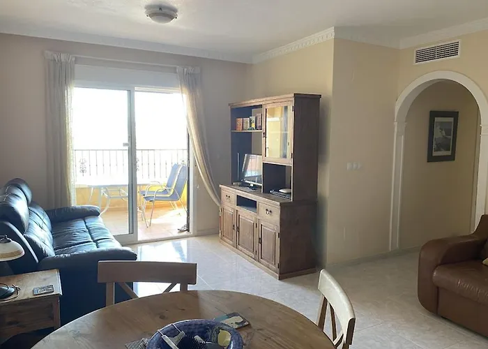 Floor Spacious With Roof Terrace