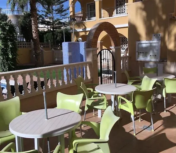 Floor Spacious With Roof Terrace 阿利坎特