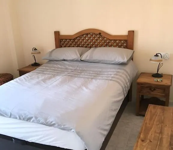 Floor Spacious With Roof Terrace